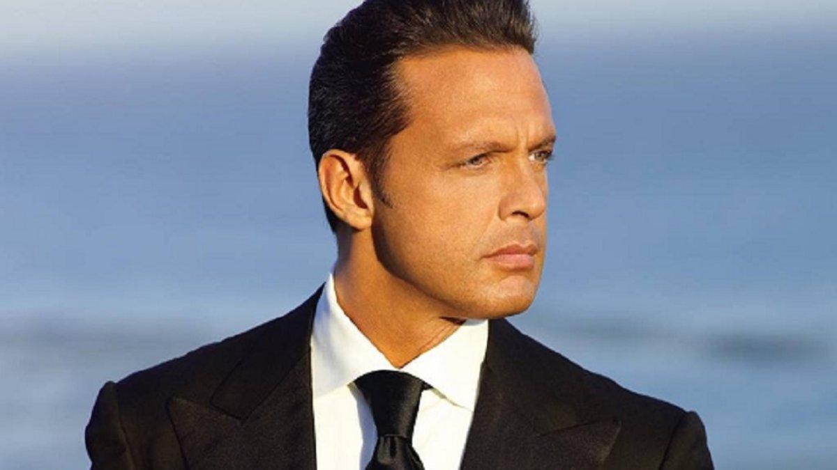 Luis Miguel se gasta 4.000$ en su novia de 19 años