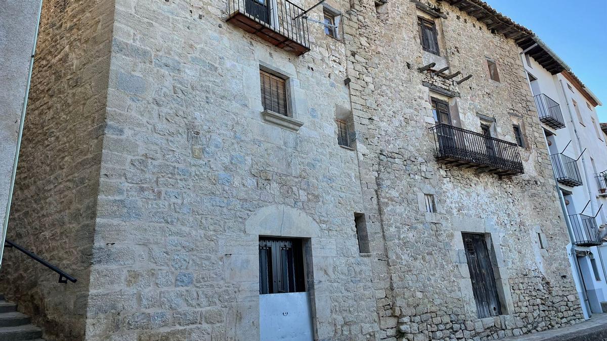 Ares del Maestrat, a través de las ayudas del Plan Conviure de la Generalitat Valenciana, dispone de 498.716,61 euros con los que llevará a cabo la rehabilitación de la Casa Abadía-Casa Vicari.