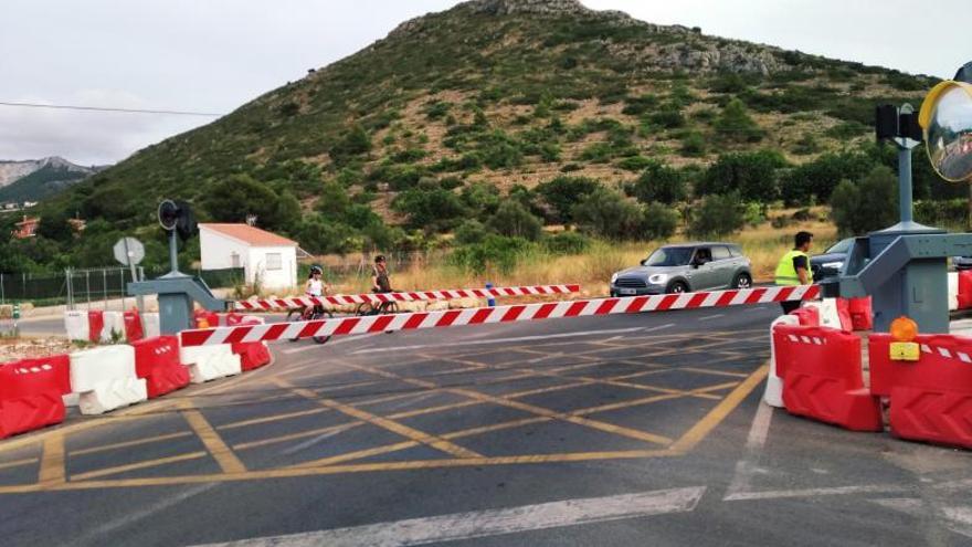 Las barreras, bajadas, durante una de las pruebas realizadas esta misma semana. | A. P. F.