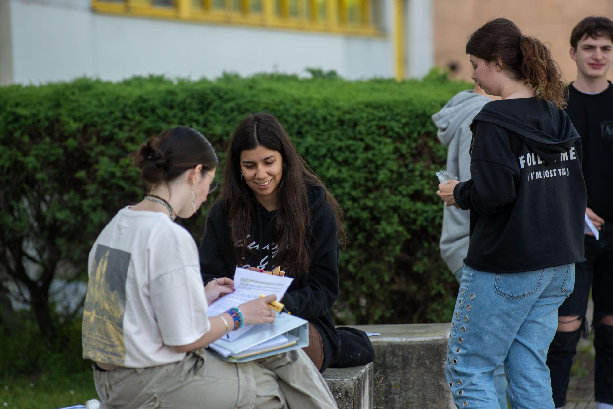 Selectividad A Coruña 2022: Primer día de los exámenes de la ABAU en los campus coruñeses