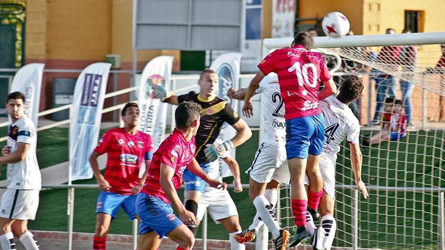 El Montijo gana con garra y fuerza