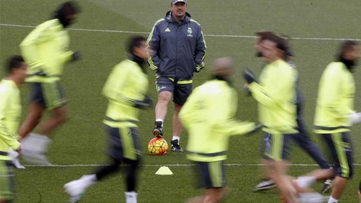 Rafa Benítez durante un entrenamiento en su etapa al frente del Real Madrid