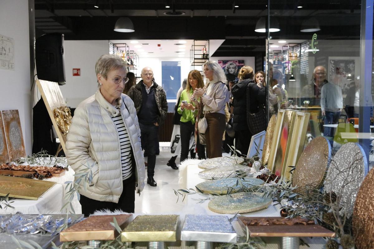 "Art & Wine - Christmas Edition" im Circle Food Corner in Santa Ponça.