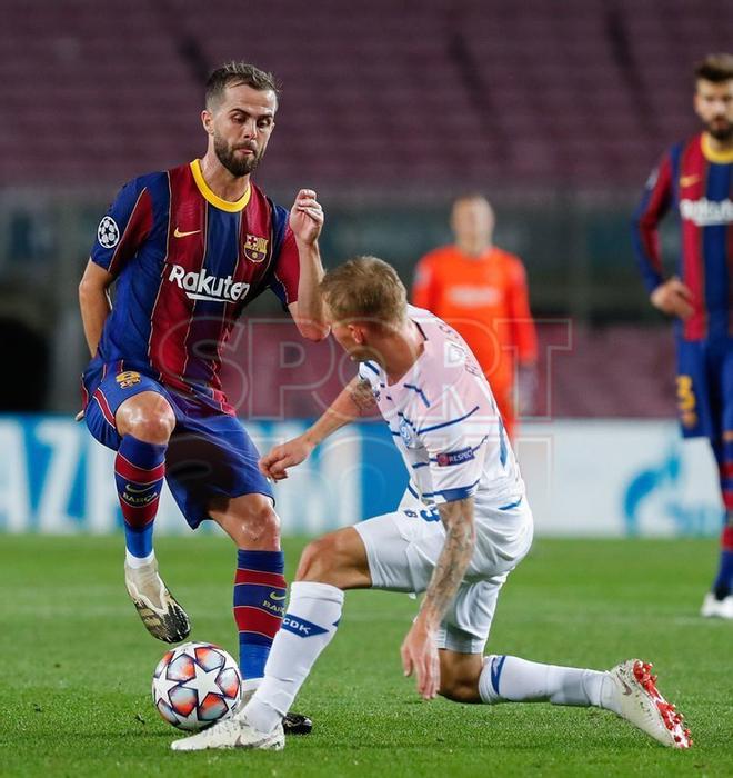 Imágenes del partido del FC barcelona ante el Dinamo de Kiev, de Liga de Campeones que se disputa en el Camp Nou.