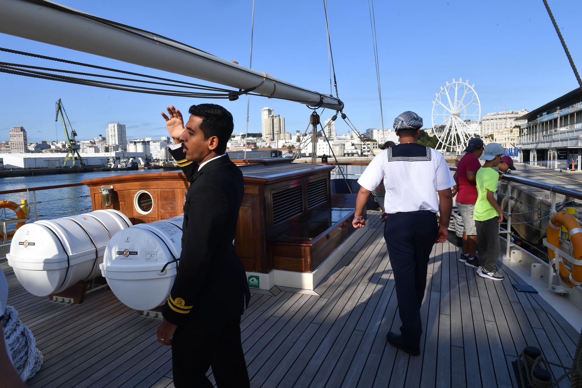 Así es por dentro el buque escuela de Omán, una 'joya' en el puerto de A Coruña