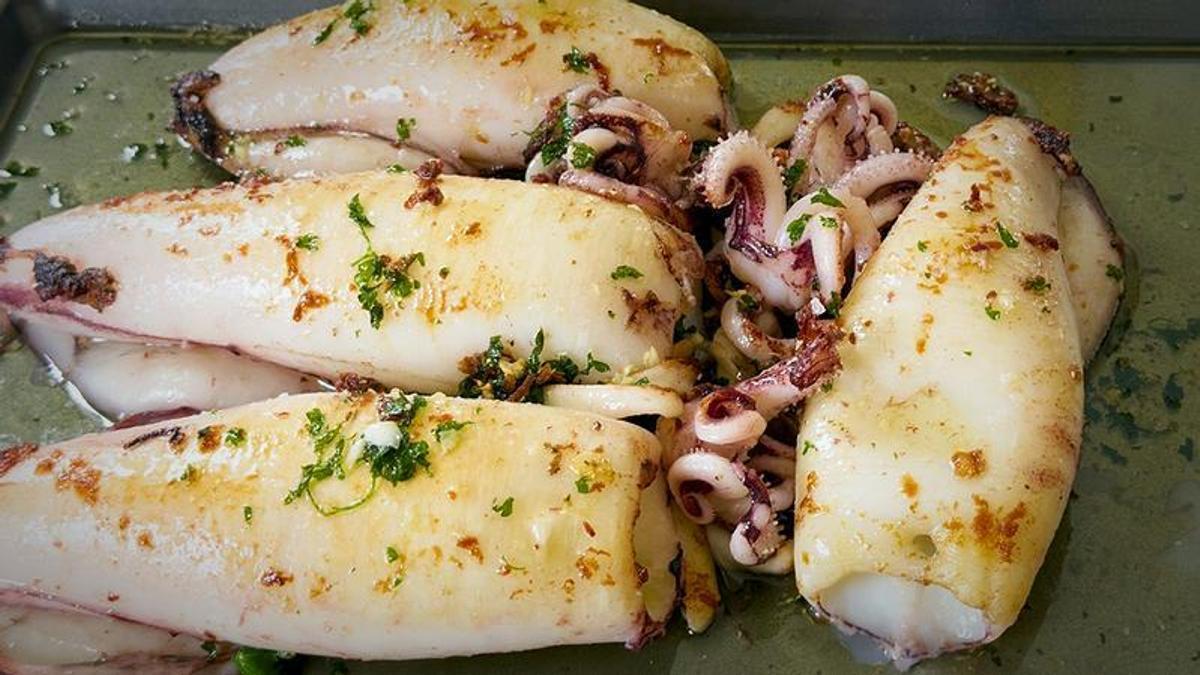 Vídeoreceta de la semana: Calamares a la plancha y su aliño