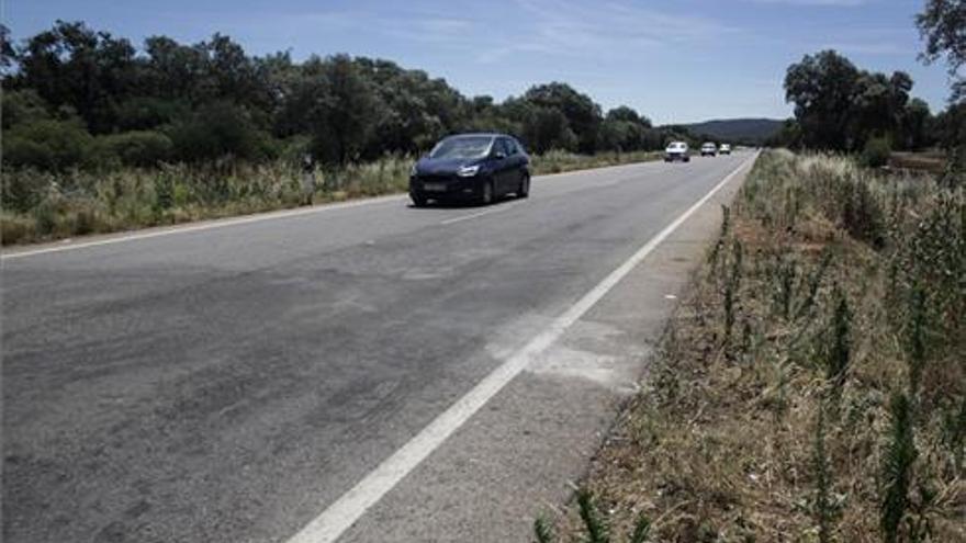 Una distracción, posible causa del accidente mortal en las proximidades de Cáceres