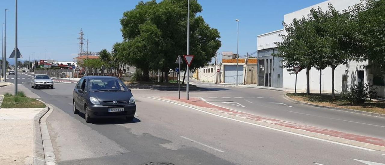 La modernización de este tramo del polígono empresarial de la carretera de Onda era uno de los proyectos a acometer y que ahora ha quedado desierto.