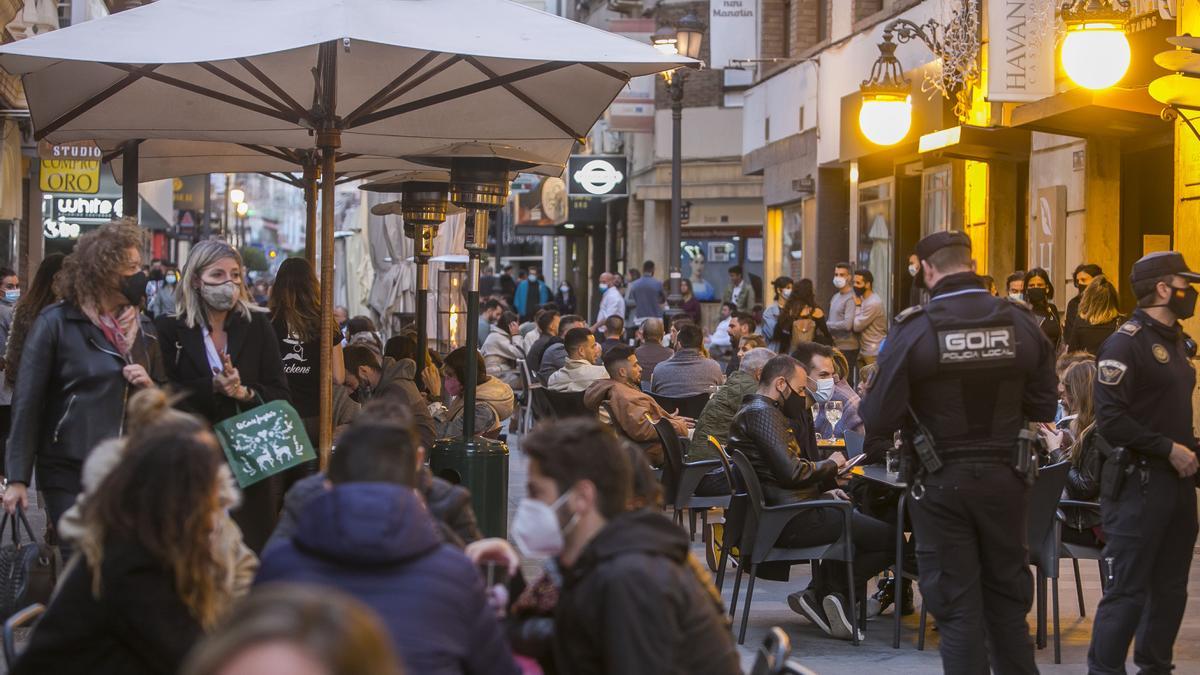 Las calles donde se concentra la marcha en el centro de Alicante estarán vigiladas durante toda la jornada de mañana