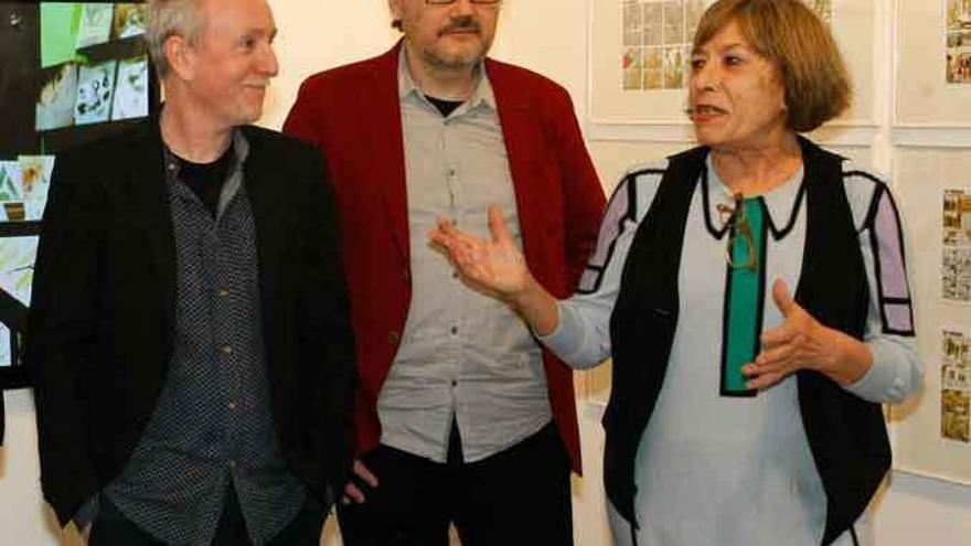 Concha González en la inauguración de una exposición.