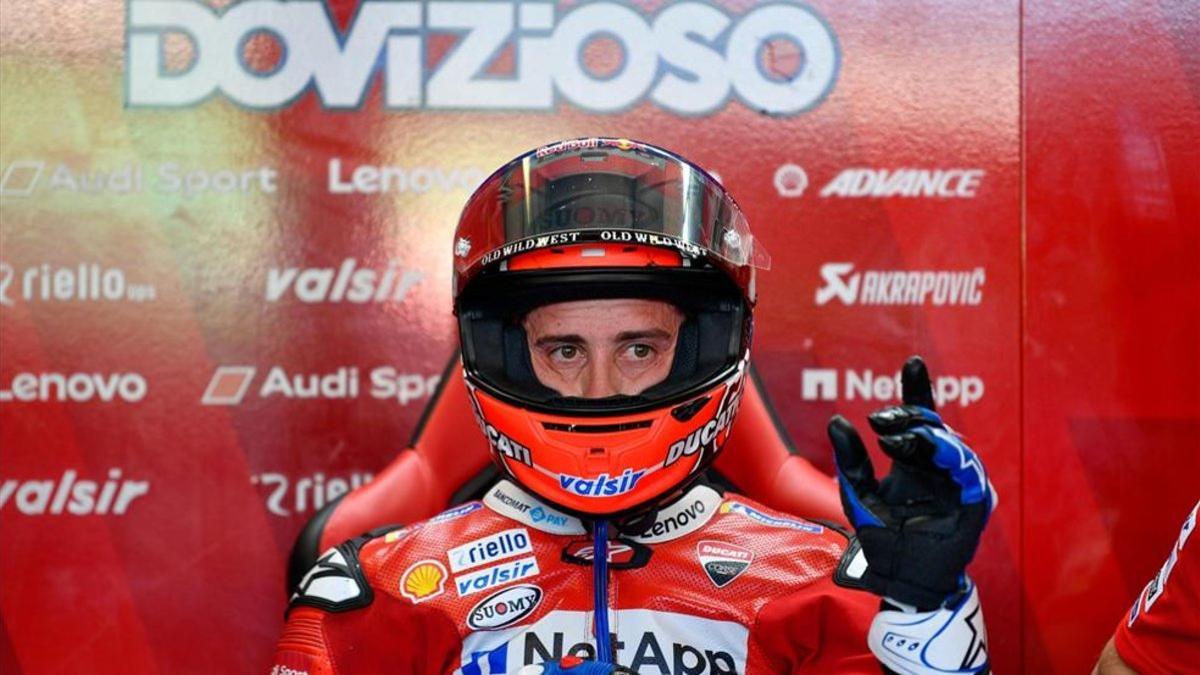 El piloto de Ducati en el box en San Marino