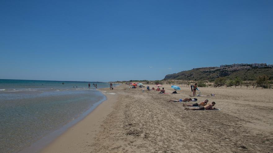 Vuelve a cerrar la playa del Carabassí por contaminación