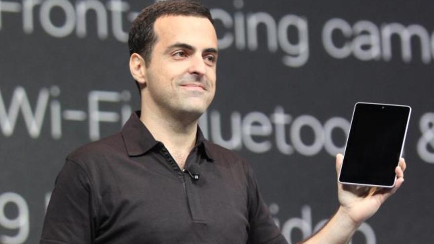 El jefe de producto para Android, Hugo Barra, presenta la nueva tableta &#039;Nexus 7&#039; durante un acto celebrado en junio.