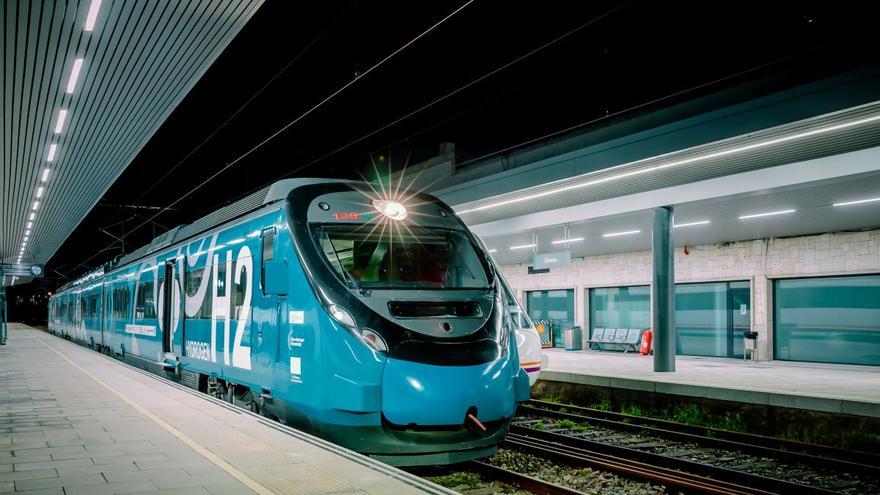 El primer tren propulsado por hidrógeno circula por Extremadura