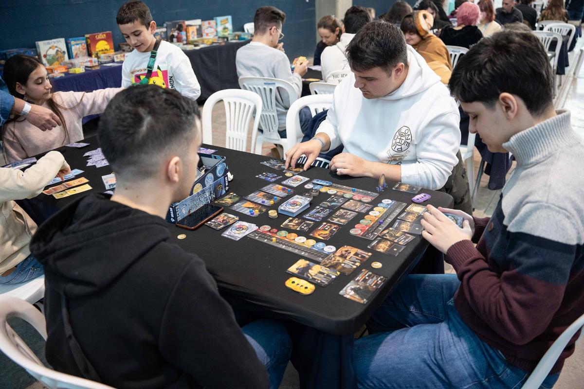 Juegos de cartas en Mangafest.