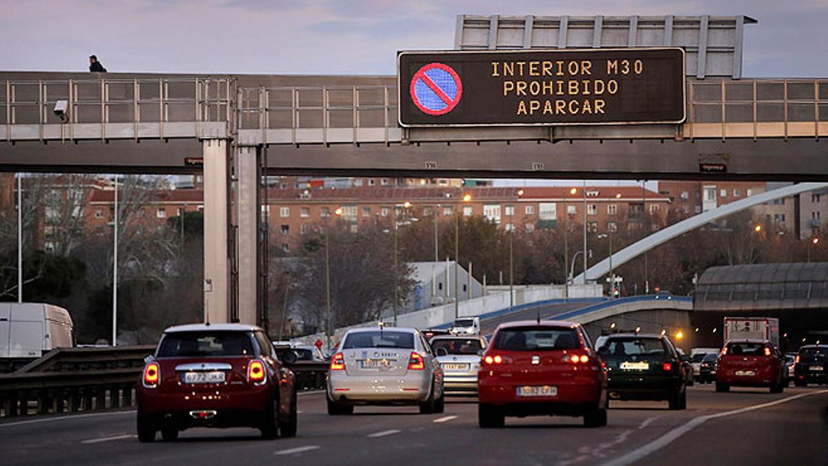 Prohibido circular en Madrid a los coches con matrículas pares