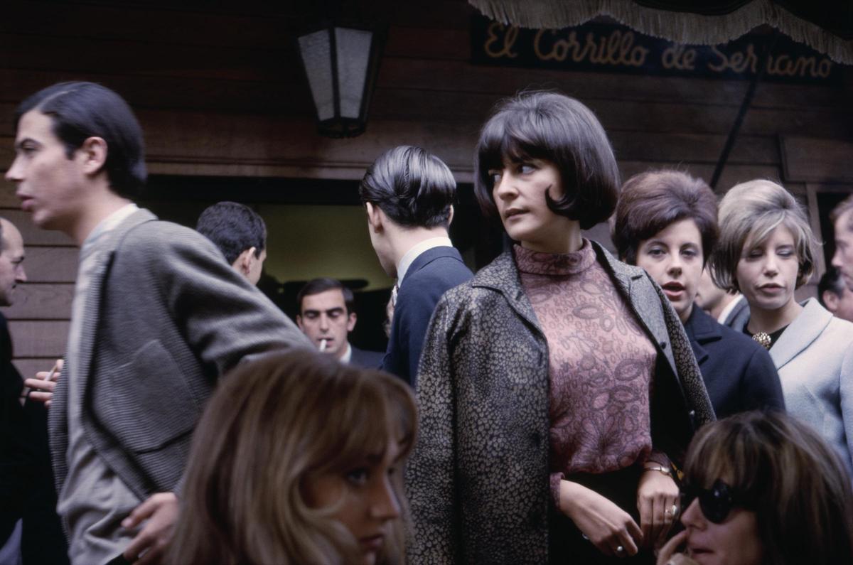 'Calle Serrano. Madrid, noviembre, 1965', una de las fotografías de Gonzalo Juanes que se podrá ver en PHotoESPAÑA