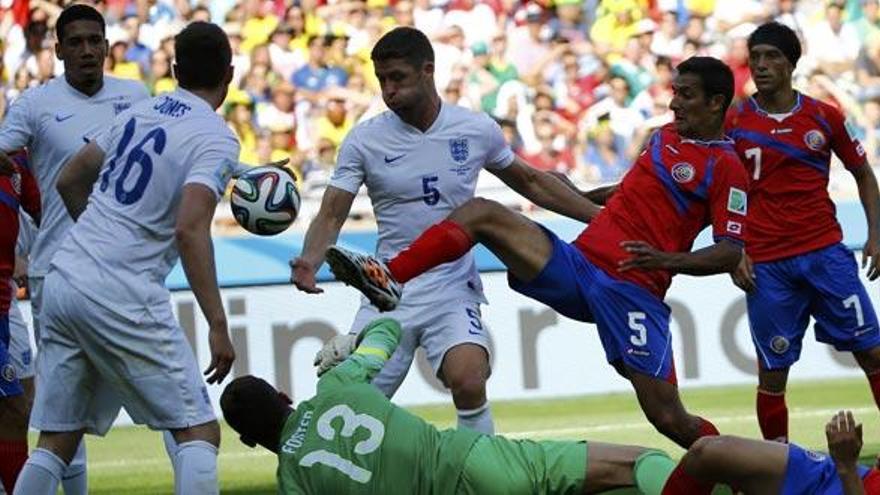 Imagen del partido entre Costa Rica e Inglaterra