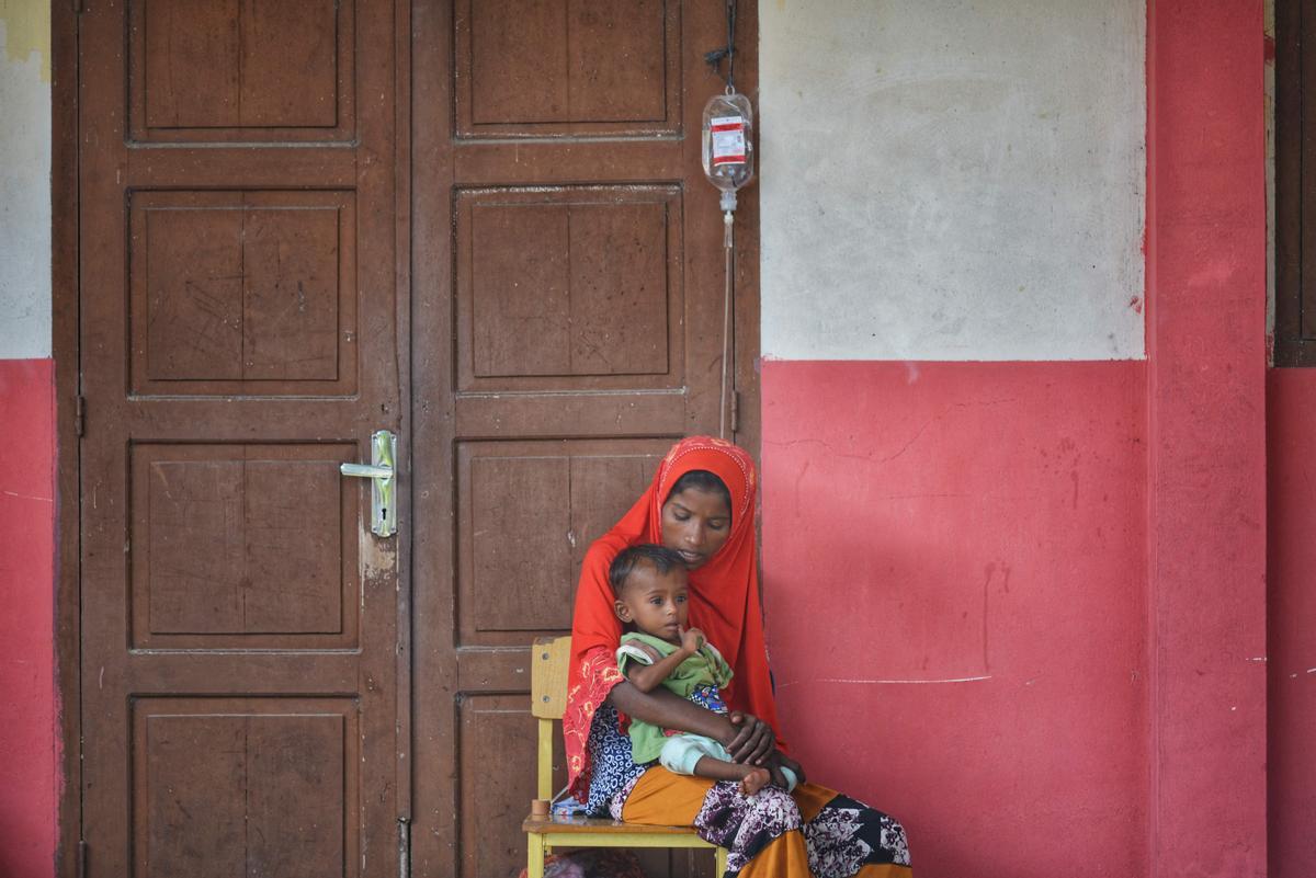 Un barco con casi 200 rohingyas desembarca en la costa de Indonesia