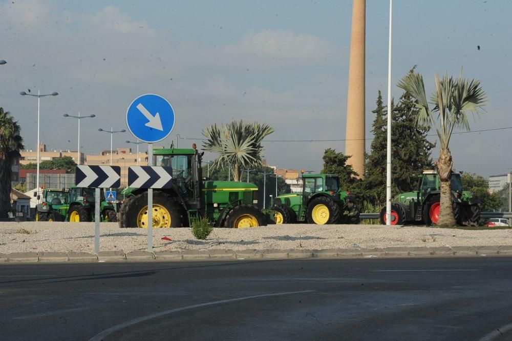 La protesta de agricultores a su paso por el Garru