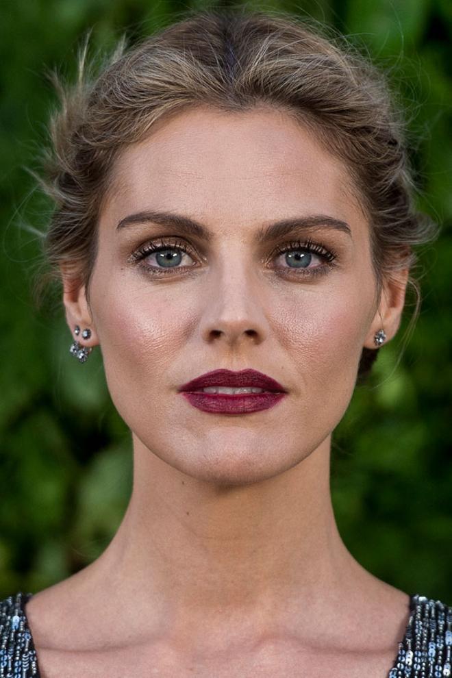 Los labios granate de Amaia Salamanca