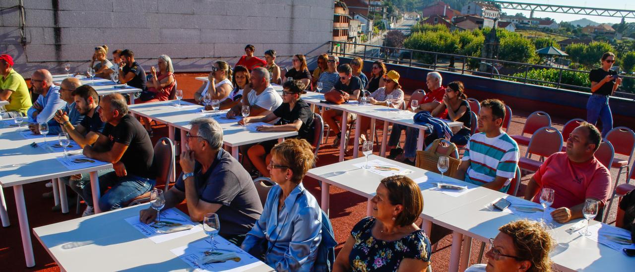 Catoira estrenó la terraza con &quot;saborEarte&quot;.