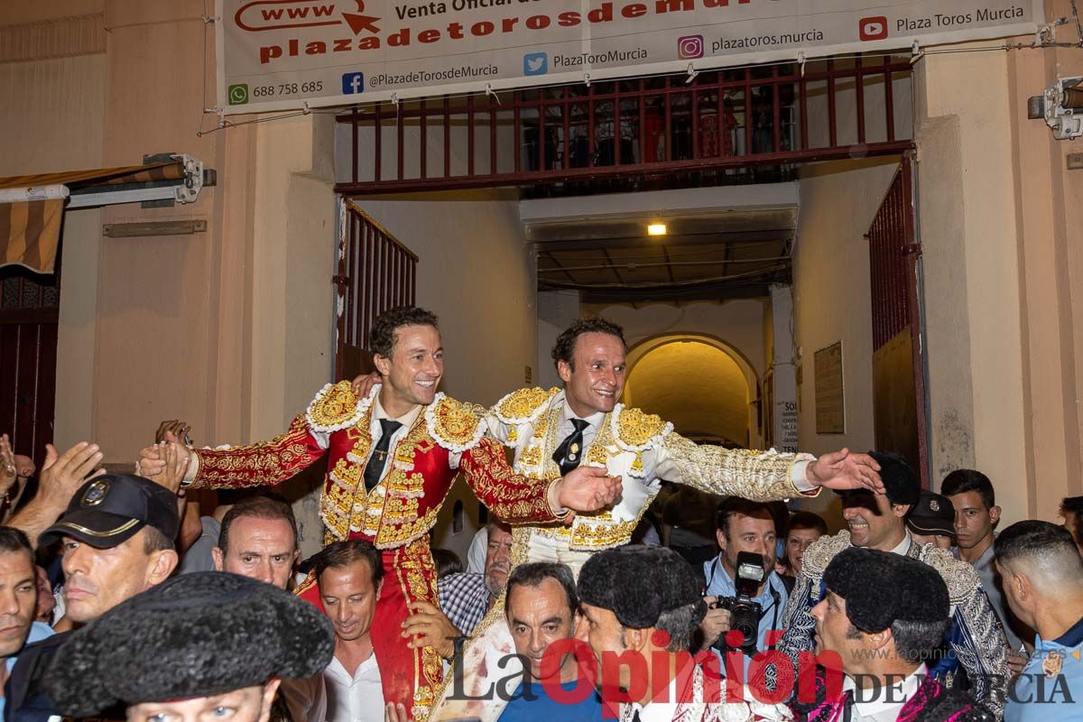 Rafaelillo y Antonio Ferrera salen a hombros en el mano a mano de Victorino en Murcia