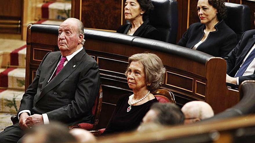 El rei emèrit i la reina Sofia, en un acte al Congrés