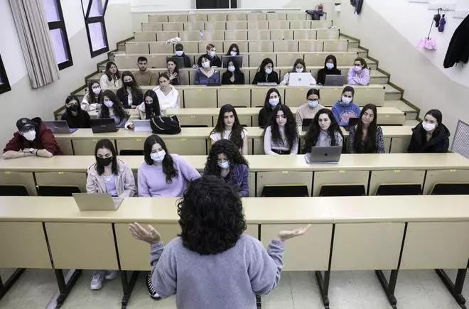 25% de catedráticas y 47% de asociadas: la brecha de género se agrava en las posiciones académicas más elevadas