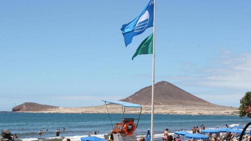 La Bandera Azul en El Médano.