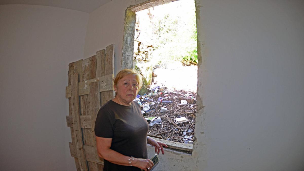 MOAÑA VECINA AFECTADA POR SINDROME DE DIOGENES