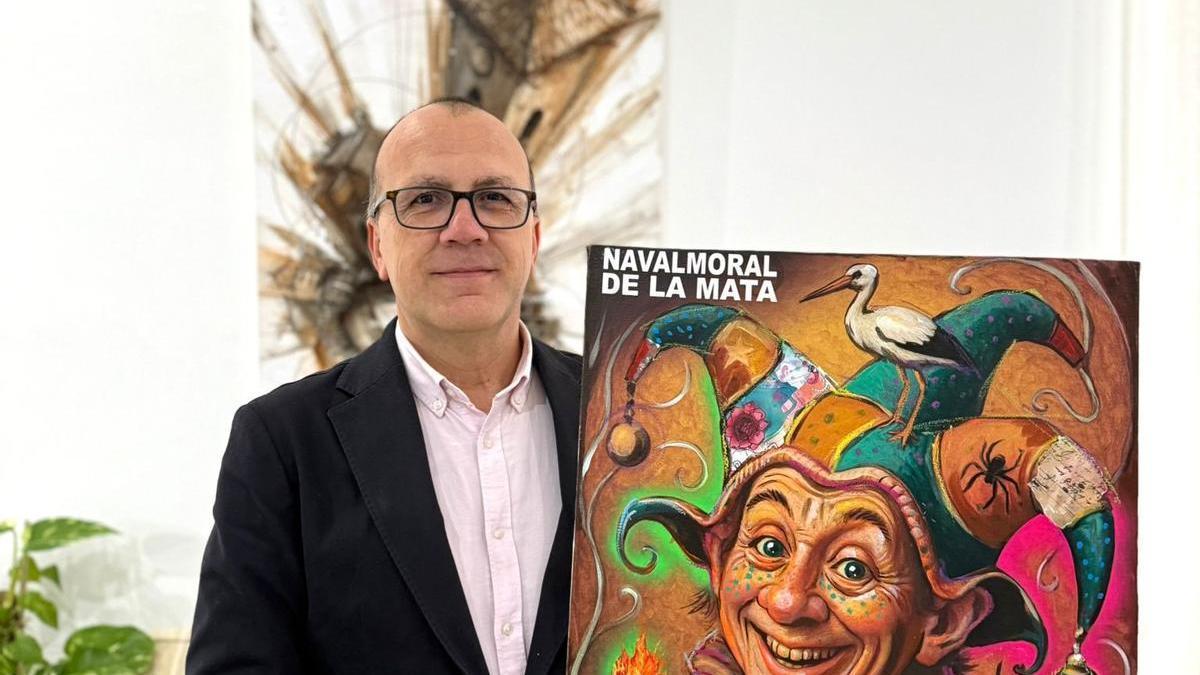 El alcalde, Enrique Hueso, presentó el cartel ganador.