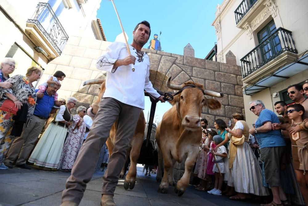 Miles de asistentes consolidan la Feira Franca como una de las fiestas históricas más destacadas de Galicia