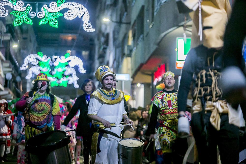 Búscate en las fotos del Carnaval en Benidorm