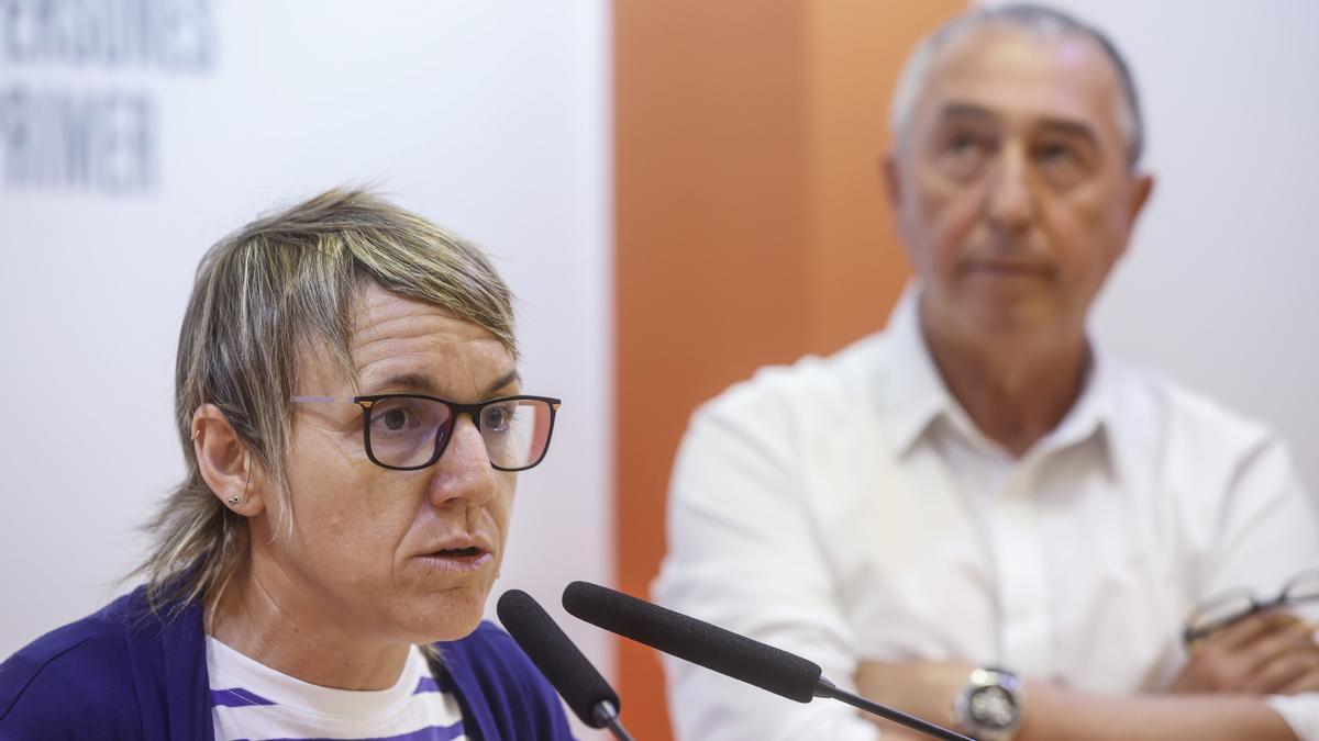 La síndica de Compromís en Les Corts, Papi Robles, durante una rueda de prensa en la sede nacional de Compromís