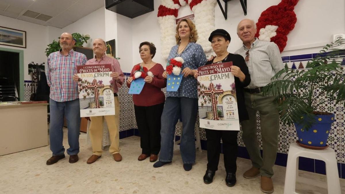 La delegada de Mayores, Eva Contador, ha anunciado este martes la creación de un concurso de cruces de los centros de mayores.