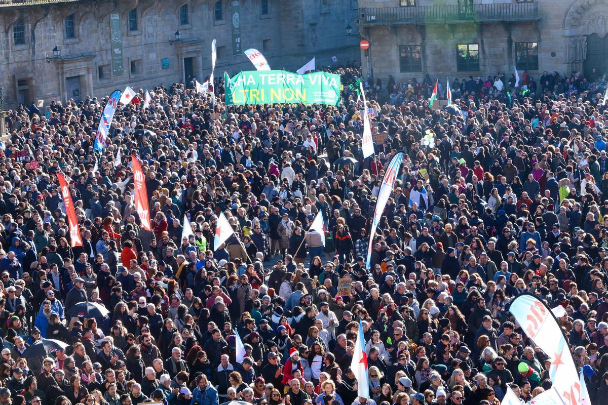 Vista general de la manifestación en contra del proyecto industrial de Altri para la instalación de una fábrica de celulosa en Palas de Rei. Concentración. Pastera