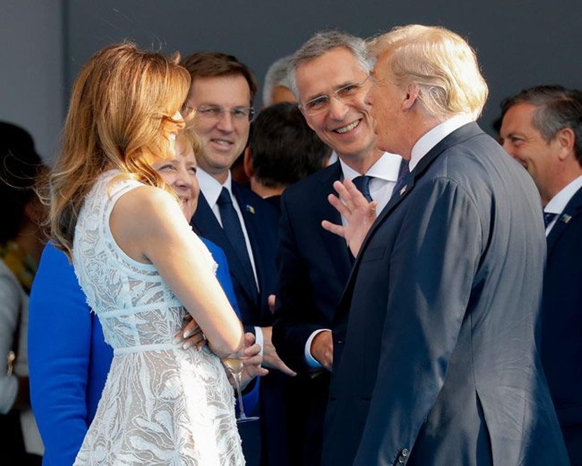 Melania Trump con vestido de transparencias de Elie Saab