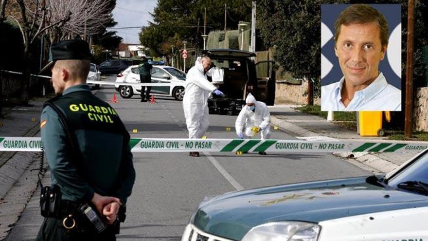 Policías inspeccionan la zona del ataque a la familia de Paco González.