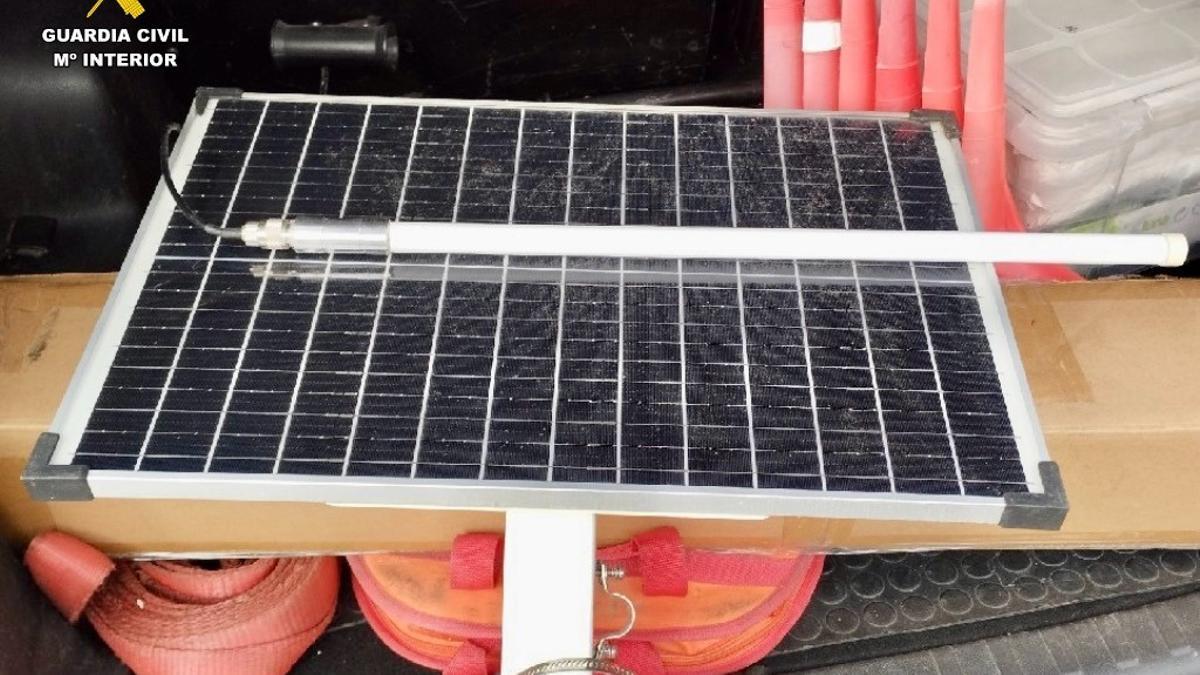 La antena GPS y placa solar recuperadas