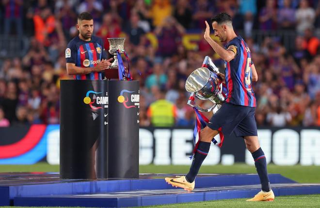 Las imágenes de la despedida de Jordi Alba, Busquets... ¡y el Camp Nou!