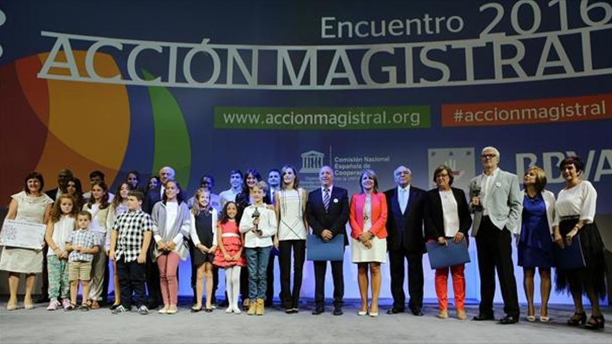 Letizia entrega el Premio a la Acción Magistral