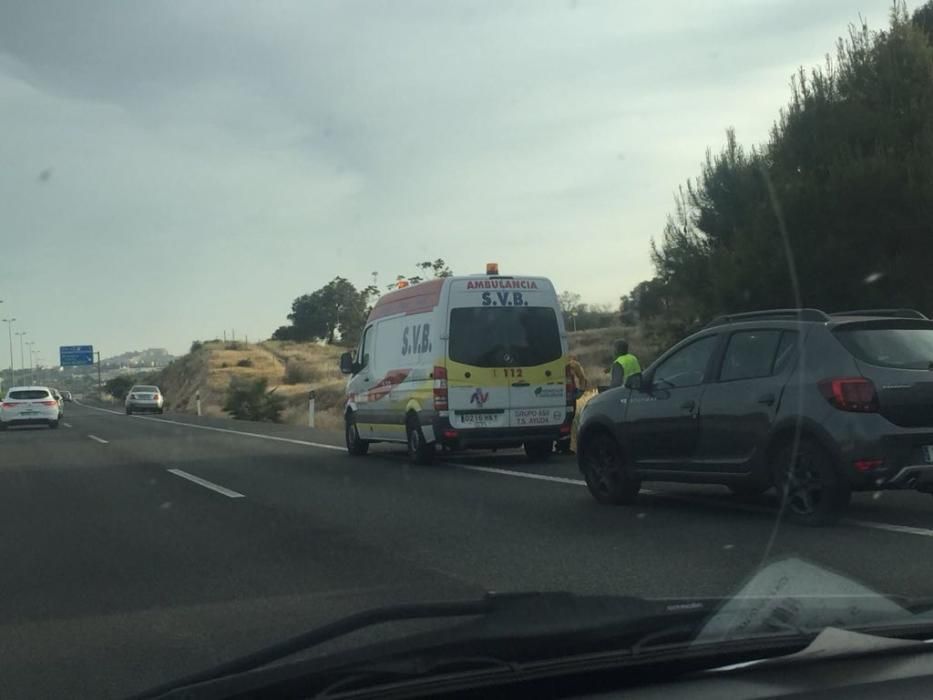 Una colisión en el túnel de Sant Joan d'Alacant causa colas kilométricas