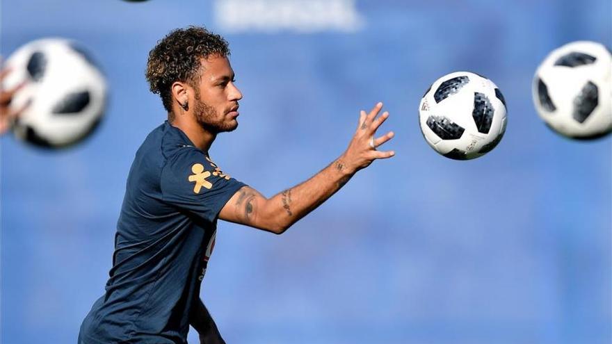 Neymar: &quot;Hoy me siento el mejor jugador pues Messi y Cristiano son de otro planeta&quot;