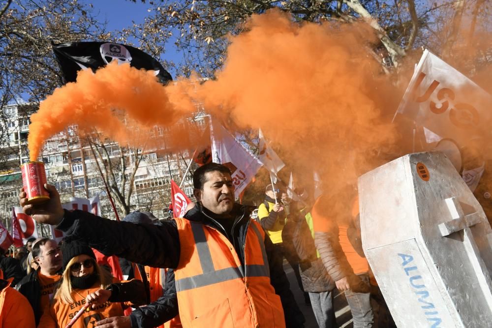 Concentración de trabajadores de Alcoa en Madrid