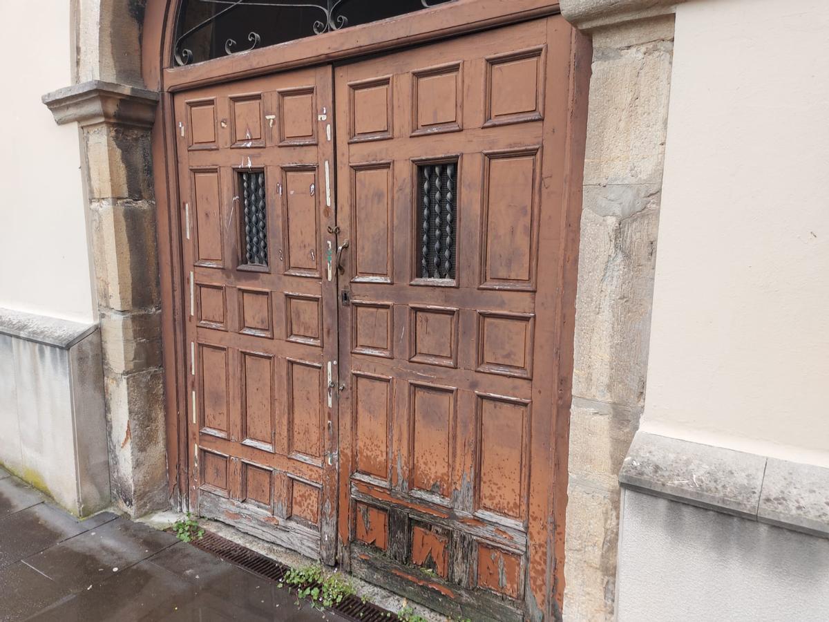 Estado de la puerta de la capilla.