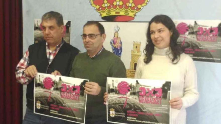 Estébanez, Marcos y Herrero, en la presentación.