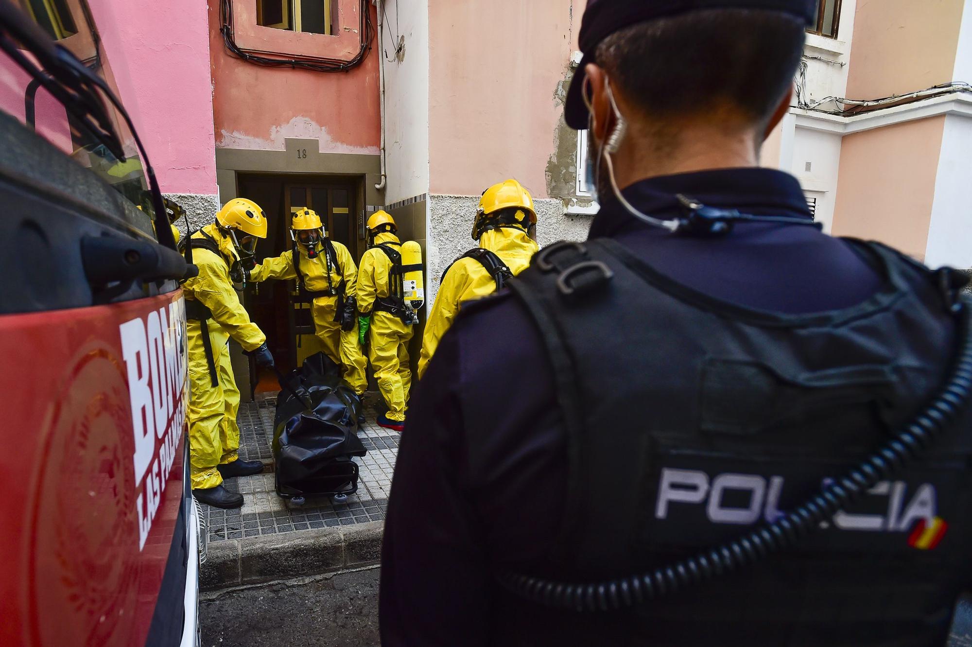 Hallan el cadáver de una mujer rodeado de basura en Schamann