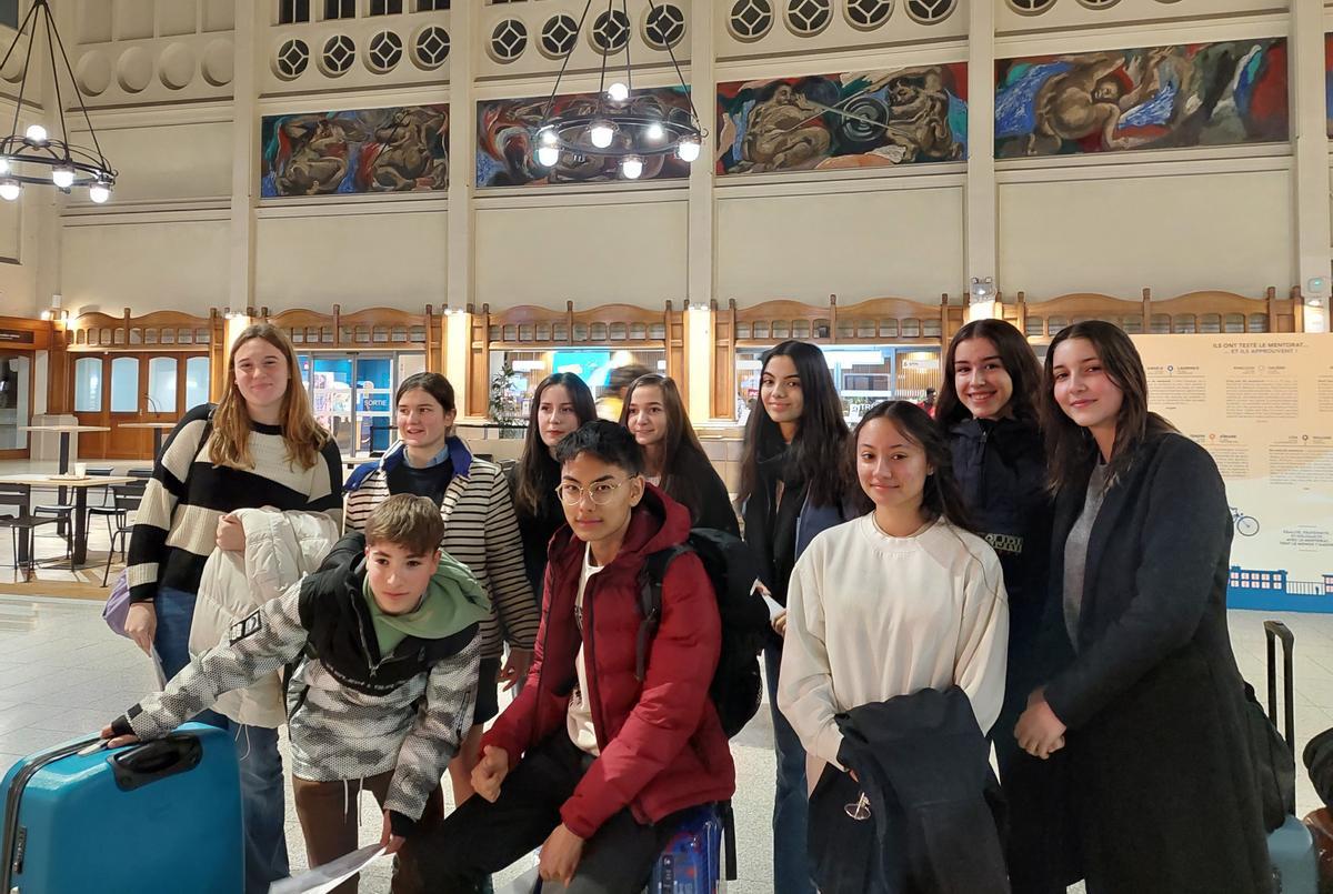 El grupo de alumnos y alumnas de Jaca durante su viaje a Rouen (Francia).
