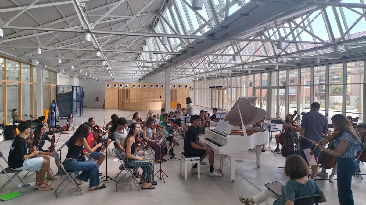 Els estudiants de l’orquestra del Campus han estat assajant durant la setmana a Moià